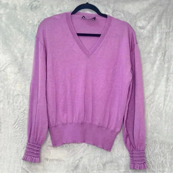 Boutique Moschino Sweaters - BOUTIQUE MOSCHINO Wool sweater V-Neck Smocked Cuff Slightly Loose Fit  Lila Sz L